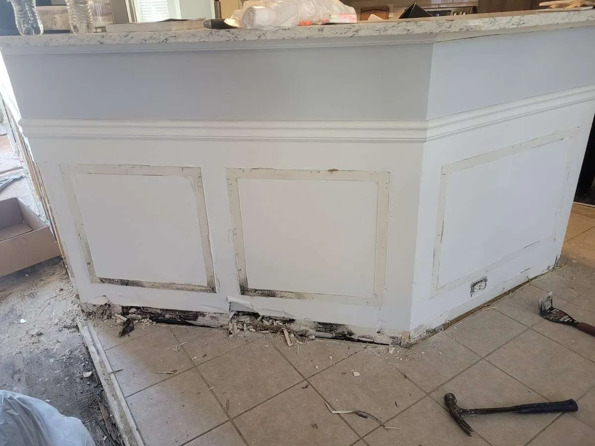 Water damage and mold on kitchen during Sewage Cleanup & Sanitation in Miami Gardens